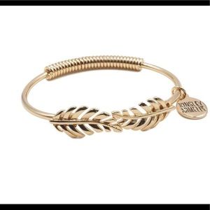Laurel leaf bracelet